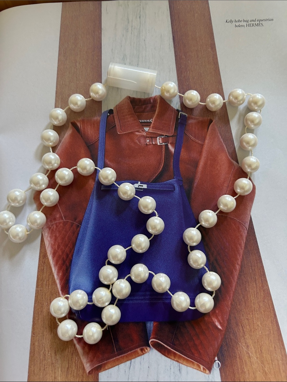 Vintage White. Faux large Pearl Necklace